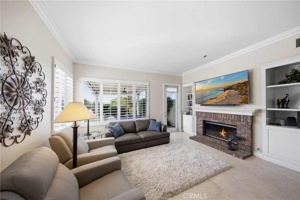 Cozy Den with Backyard access - 21 Pavona, Newport Coast CA 92657 - photo 11