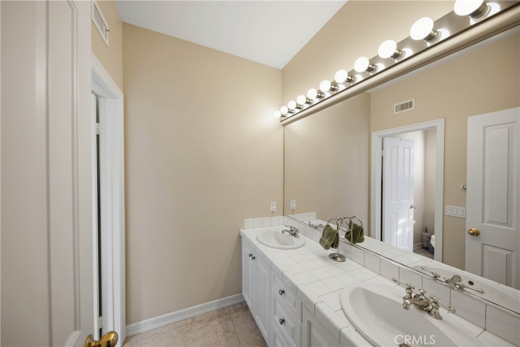 Shared Bathroom - 21 Pavona, Newport Coast CA 92657 - photo 32
