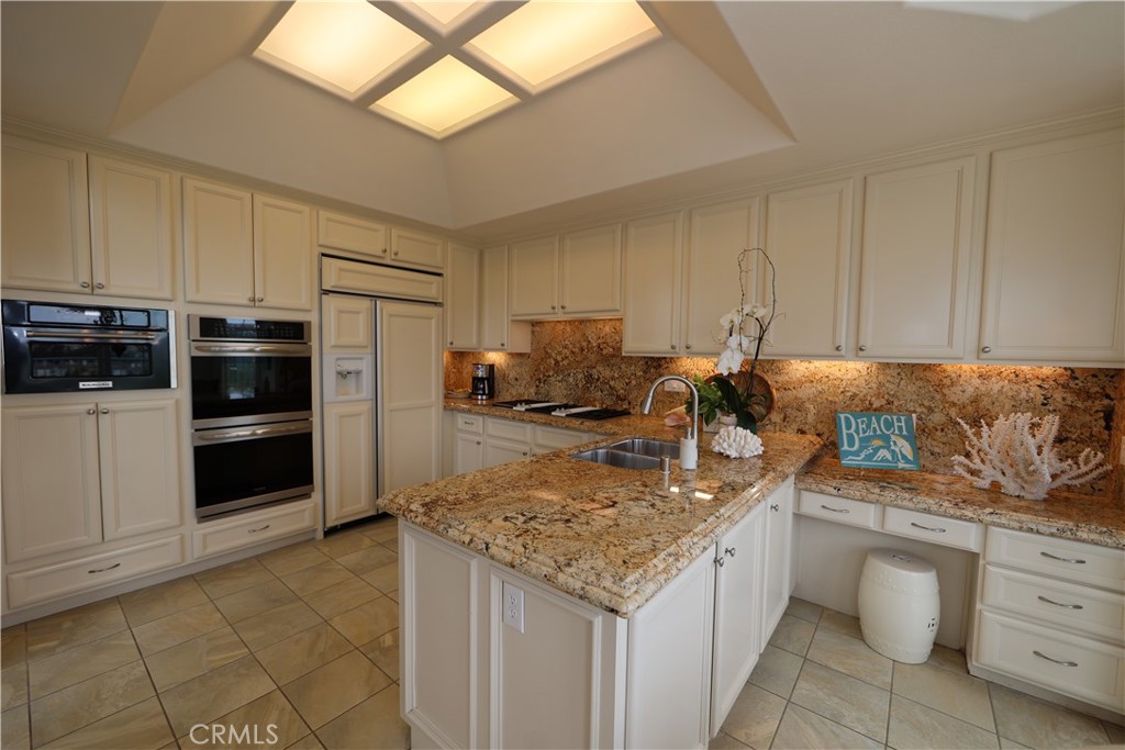 22 Chandon, Newport Coast CA 92657 - photo 3