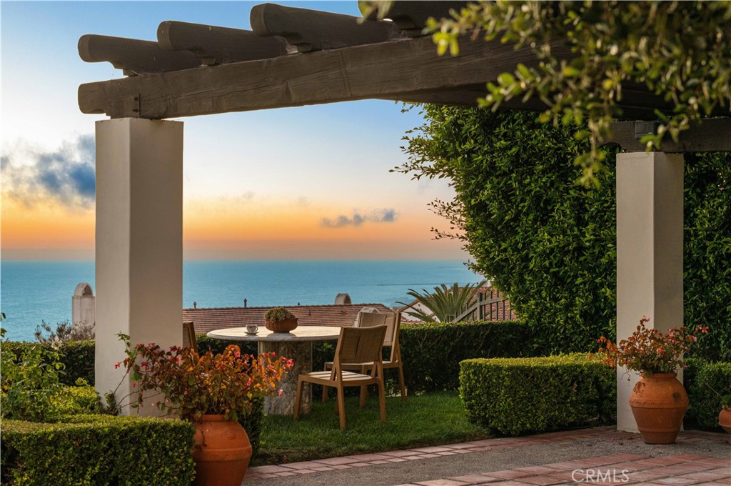 24 Scenic Bluff, Newport Coast CA 92657 - photo 4
