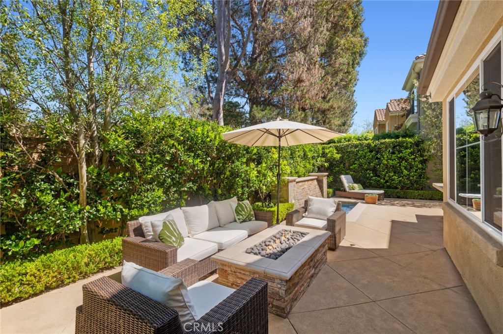 Outdoor fire pit. - 25 Lyon, Newport Coast CA 92657 - photo 7