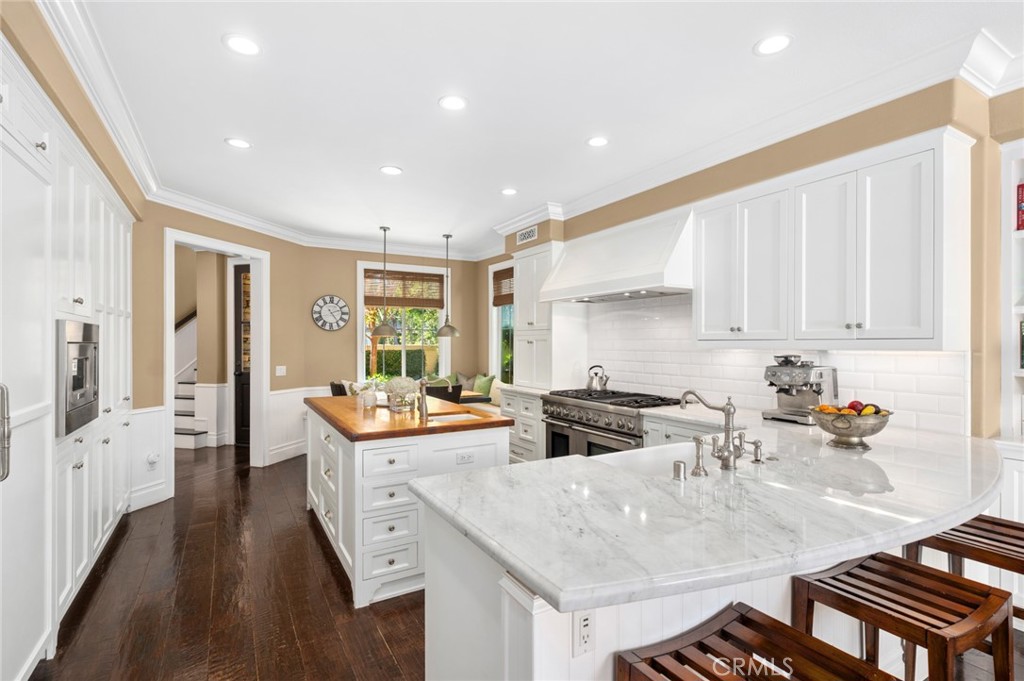 Built-in kitchen appliances. - 25 Lyon, Newport Coast CA 92657 - photo 15