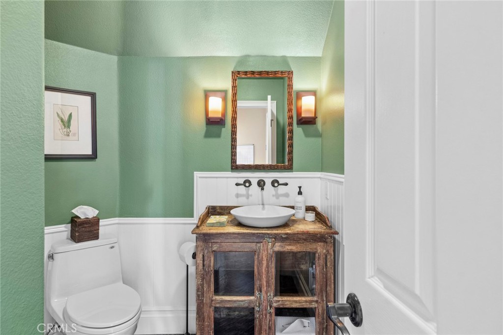 Powder bathroom. - 25 Lyon, Newport Coast CA 92657 - photo 24