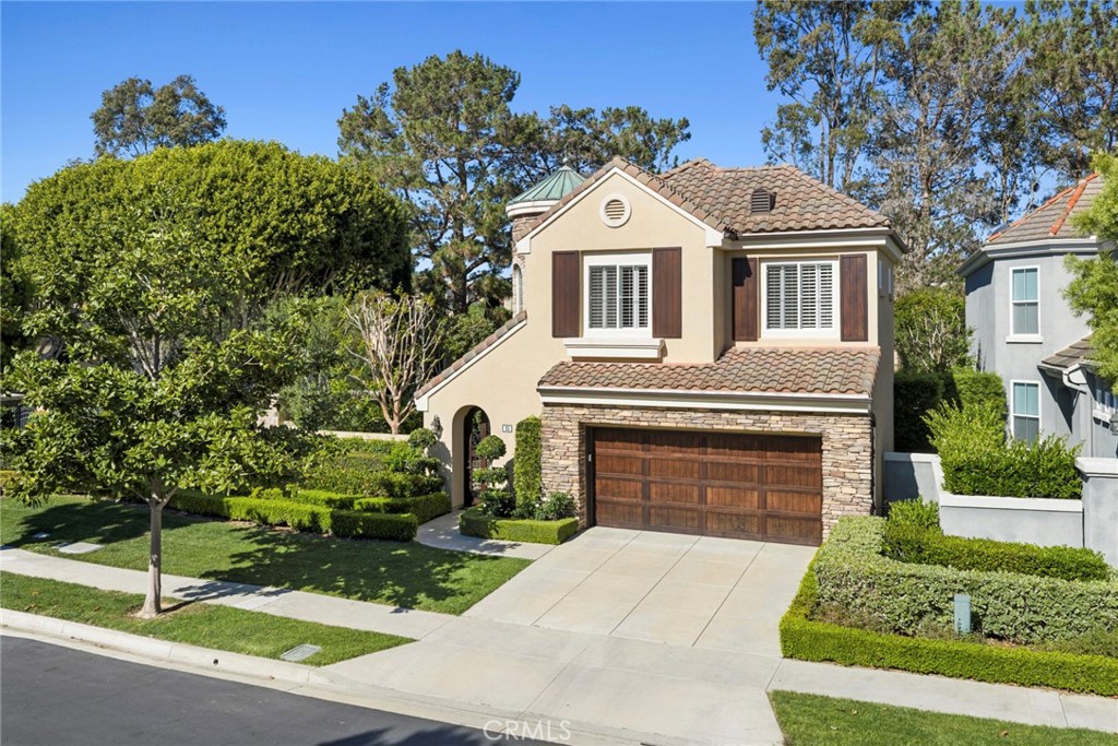 Spacious driveway. - 25 Lyon, Newport Coast CA 92657 - photo 34