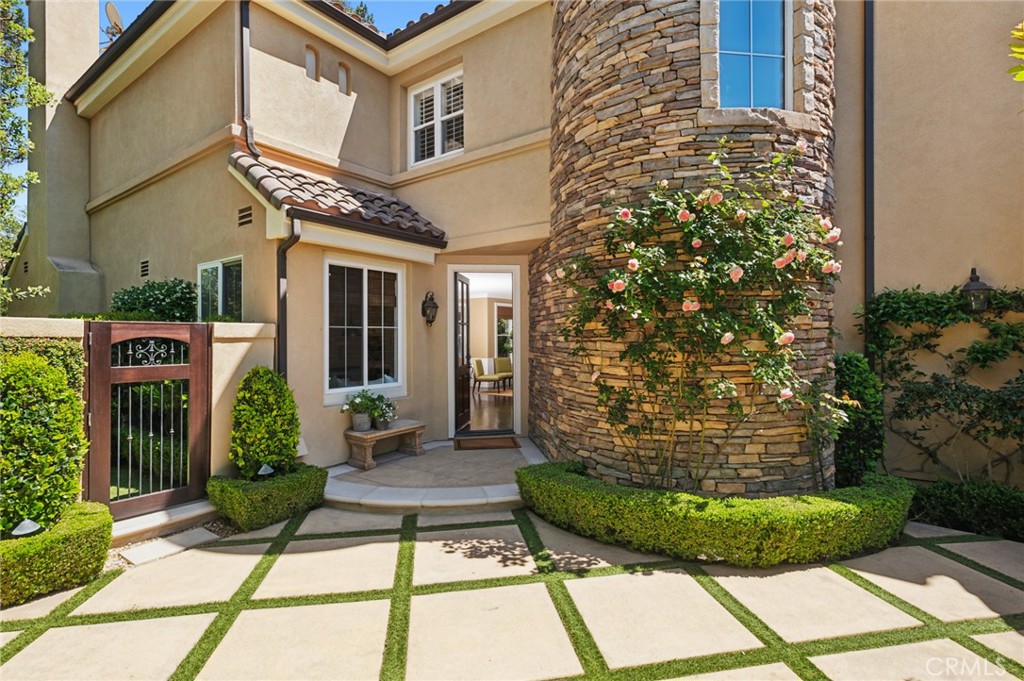 The entry is awesome. - 25 Lyon, Newport Coast CA 92657 - photo 35