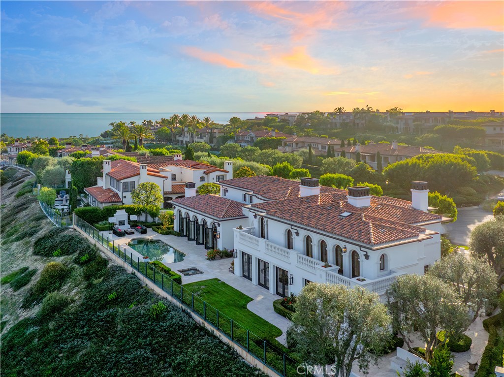 The iconic legacy estate at 28 Shoreridge with views of the Pacific. - 28 Shoreridge, Newport Coast CA 92657 - photo 1
