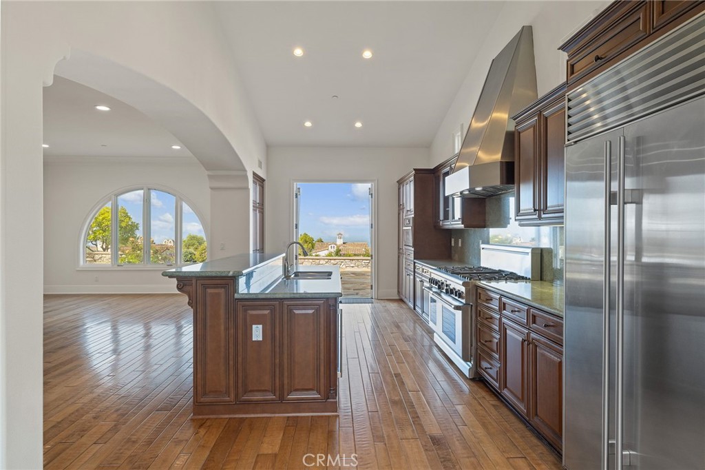30 Surfspray Bluff, Newport Coast CA 92657 - photo 4