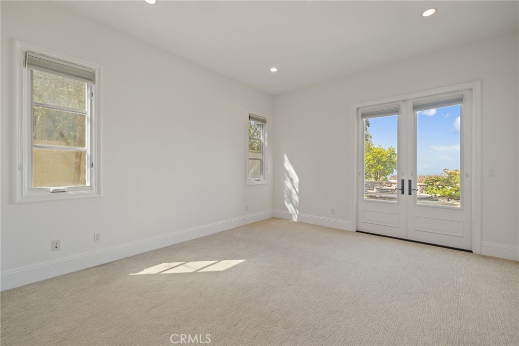 Main Level Suite - 30 Surfspray Bluff, Newport Coast CA 92657 - photo 14