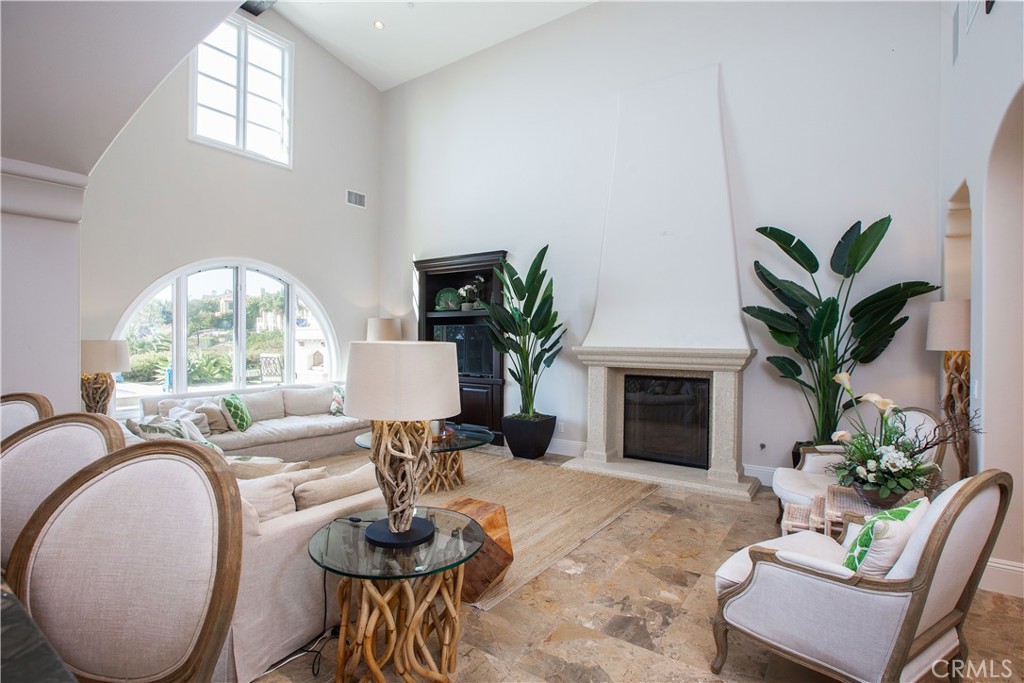 Living Area - 6 Surfspray Bluff, Newport Coast CA 92657 - photo 8