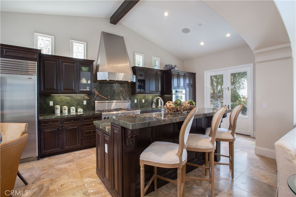 Kitchen - 6 Surfspray Bluff, Newport Coast CA 92657 - photo 14