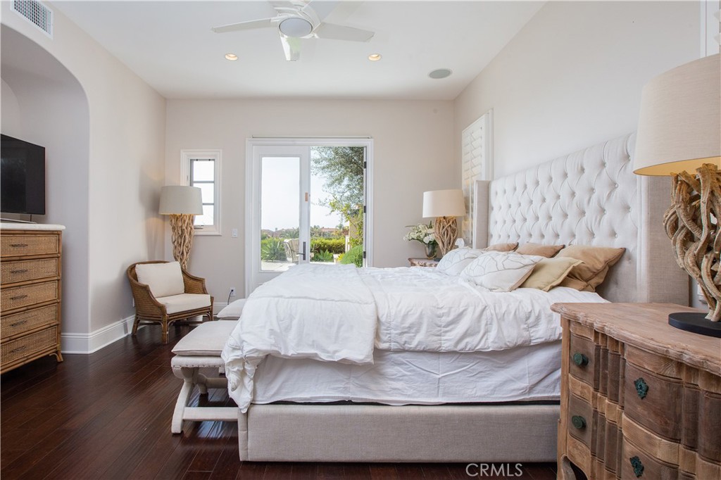 Downstairs Primary Suite - 6 Surfspray Bluff, Newport Coast CA 92657 - photo 25