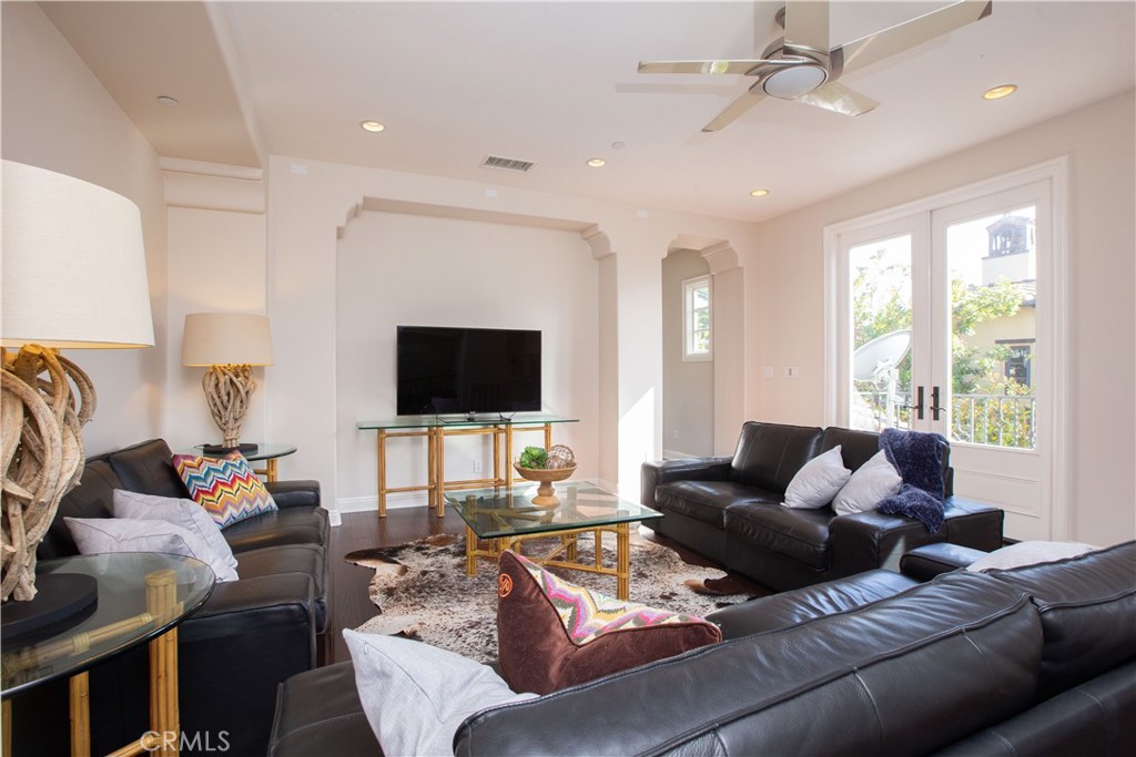Upstairs Loft - 6 Surfspray Bluff, Newport Coast CA 92657 - photo 38