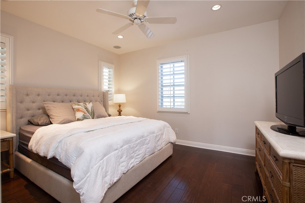 Upstairs Secondary Bedroom - 6 Surfspray Bluff, Newport Coast CA 92657 - photo 39