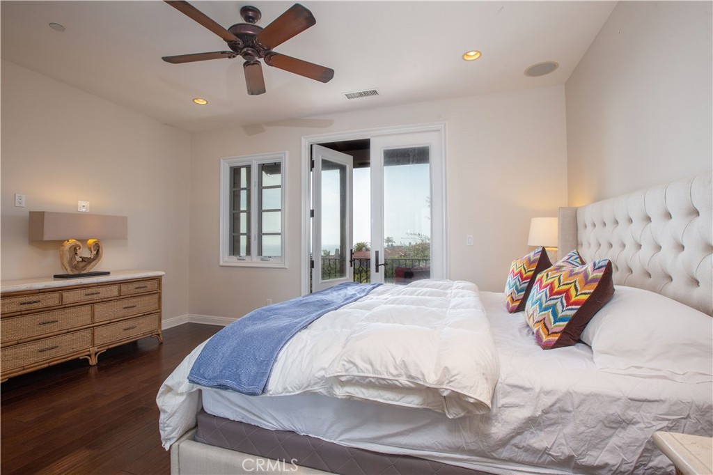 Secondary Bedroom - 6 Surfspray Bluff, Newport Coast CA 92657 - photo 43