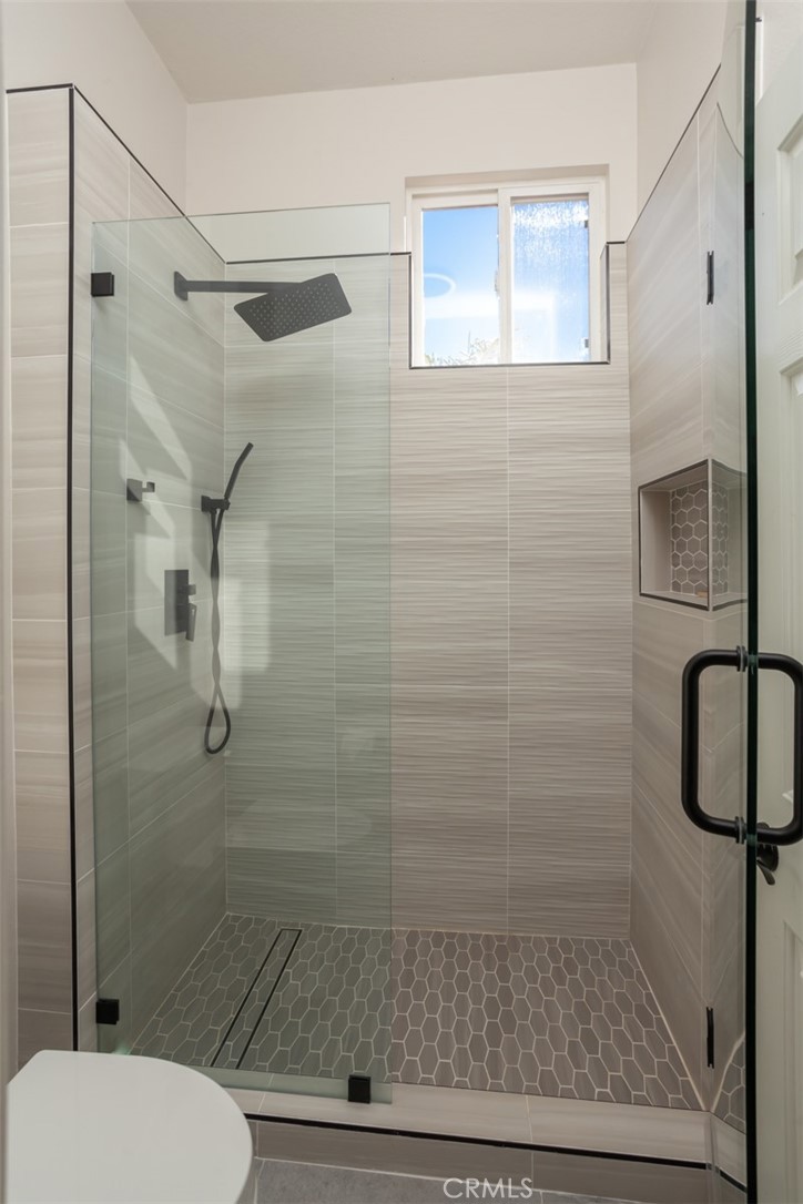 Updated secondary shower. - 6 Tidal Surf, Newport Coast CA 92657 - photo 23