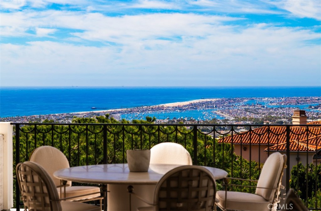 Sit down coastline views - 7 Sailview, Newport Coast CA 92657 - photo 28
