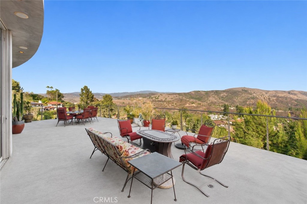 10182 Cowan Heights Drive, North Tustin CA 92705 - photo 5