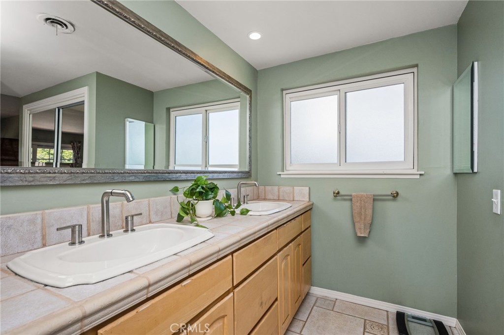 10381 Brightwood, North Tustin CA 92705 - photo 52