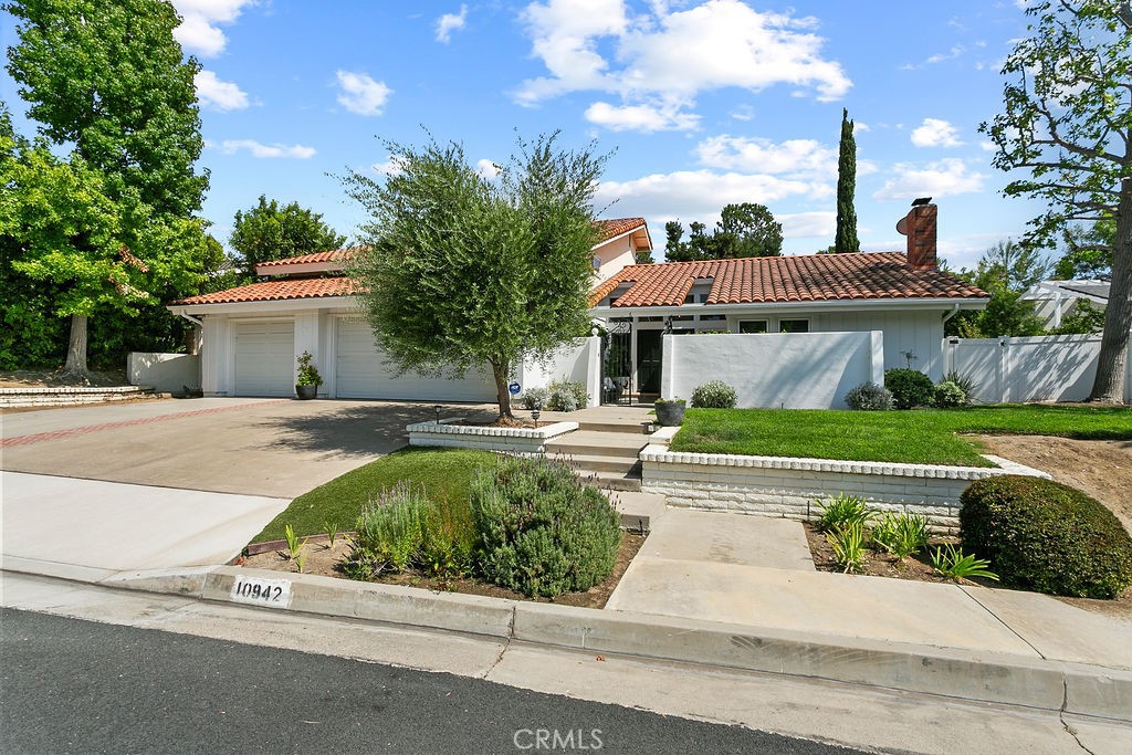 Welcome to 10942 Harrogate Place - 10942 Harrogate Place, North Tustin CA 92705 - photo 1
