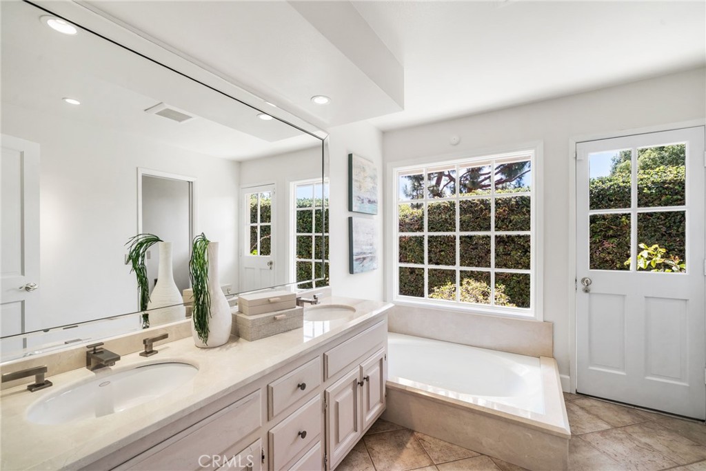 10982 Bent Tree Road, North Tustin CA 92705 - photo 27