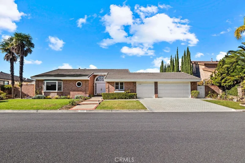 11081 Hunting Horn, North Tustin, CA 92705