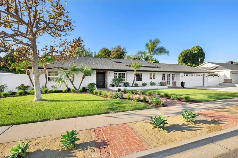 11891 Gladstone Drive, North Tustin, CA 92705