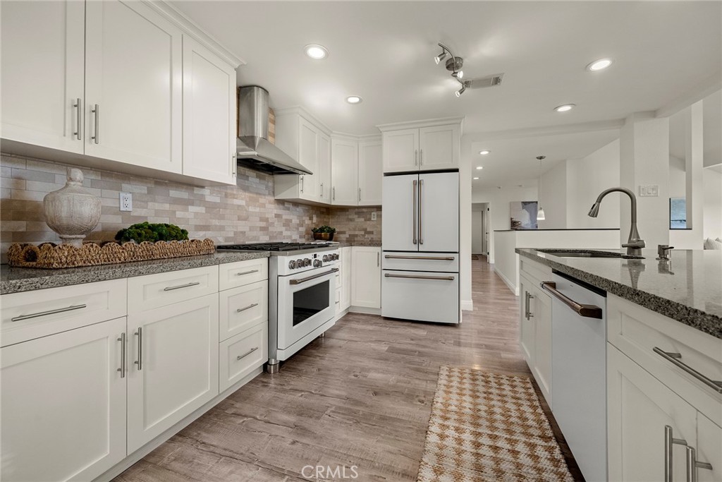 12571 Circula Panorama, North Tustin CA 92705 - photo 9