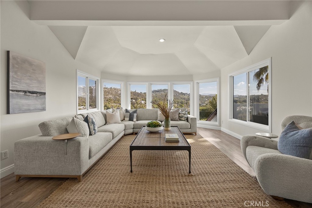 12571 Circula Panorama, North Tustin CA 92705 - photo 10