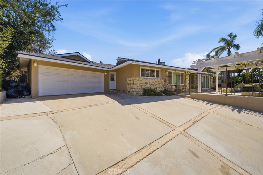 Large Driveway - 12591 Vista Panorama, North Tustin CA 92705 - photo 50