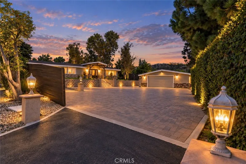 12756 Barrett Lane, North Tustin, CA 92705