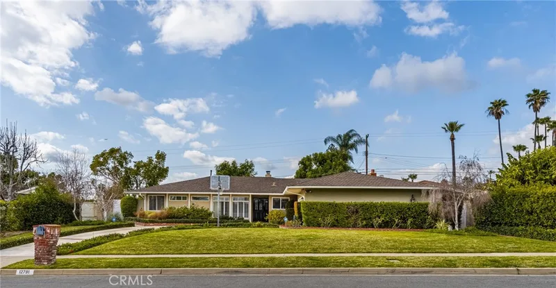 12791 Brittany Woods Drive, North Tustin, CA 92705