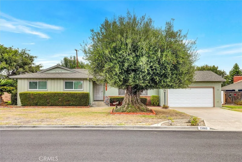 13002 Olympia, North Tustin, CA 92705