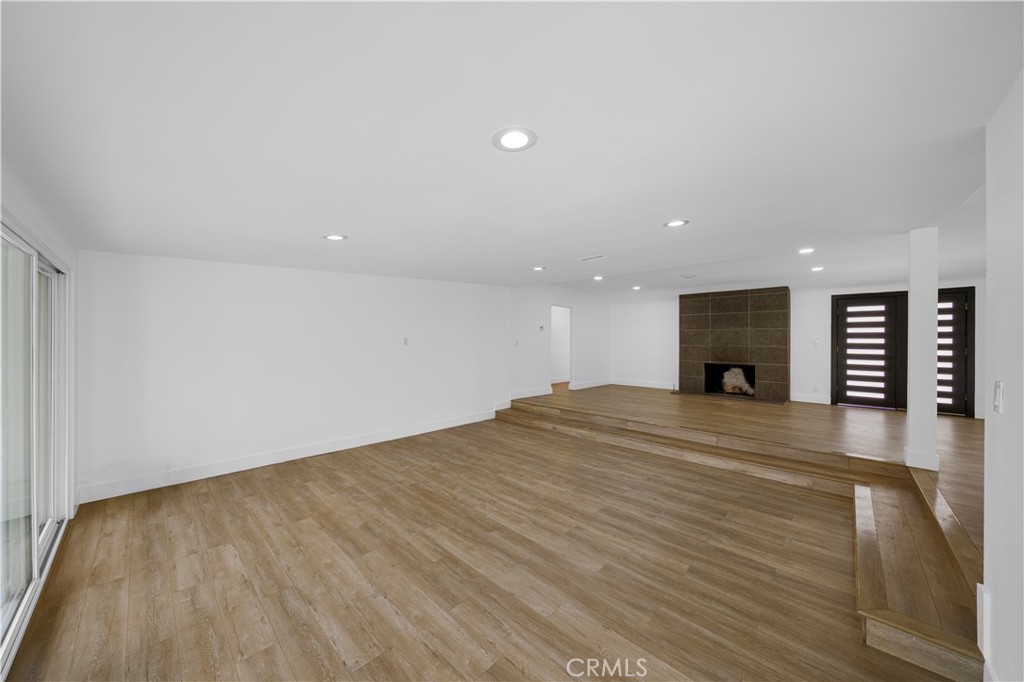 13081 Prospect Avenue, North Tustin CA 92705 - photo 9