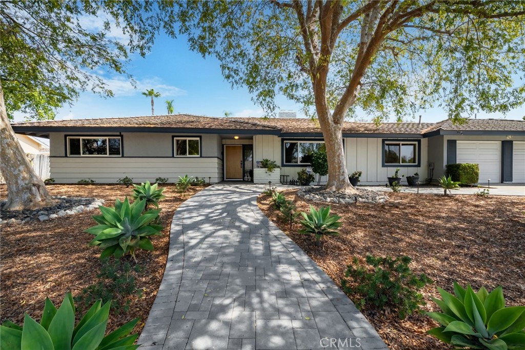 Mature trees and a quiet cul-de-sac - 1321 El Finito Way, North Tustin CA 92705 - photo 4