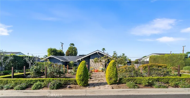 13231 Sandhurst Place, North Tustin, CA 92705