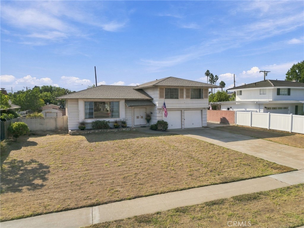Expansive lot with home set back showcasing an impressive front lawn - 13311 Wheeler, North Tustin CA 92705 - photo 3