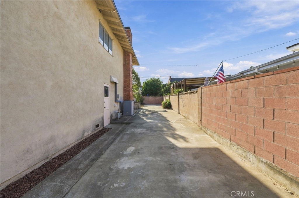 NEW ROOF, RV parking, Expansive lot - 13311 Wheeler, North Tustin CA 92705 - photo 11