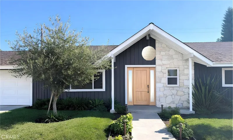 13402 Winthrope, North Tustin
