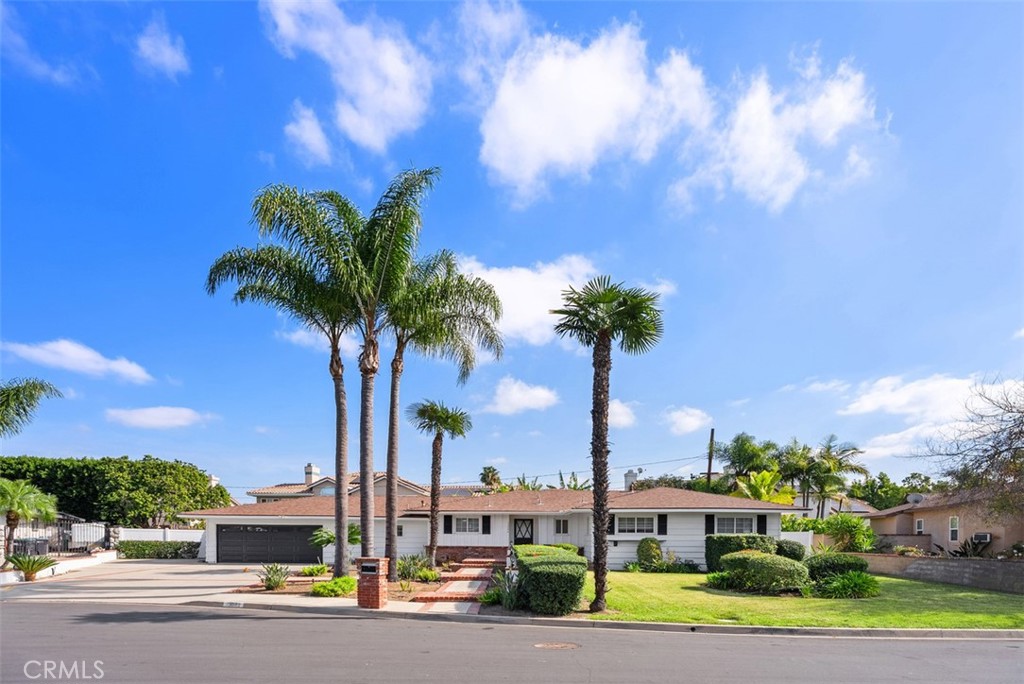 13592 Saigon, North Tustin CA 92705 - photo 1