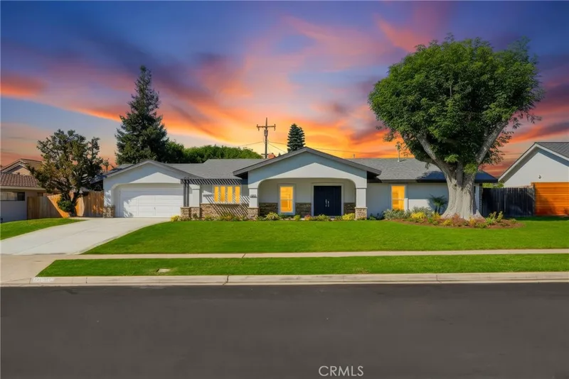13851 Gimbert, North Tustin