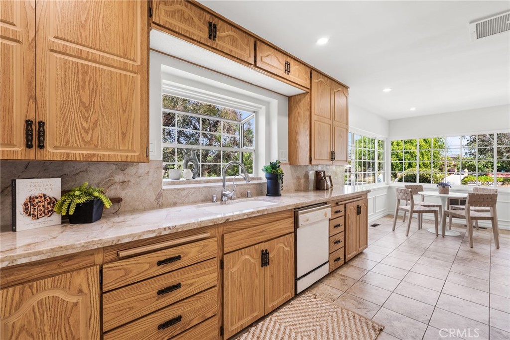 14021 Livingston Street, North Tustin CA 92780 - photo 5