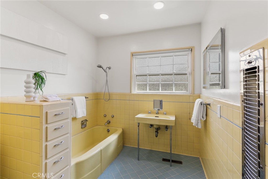 14021 Livingston Street, North Tustin CA 92780 - photo 8