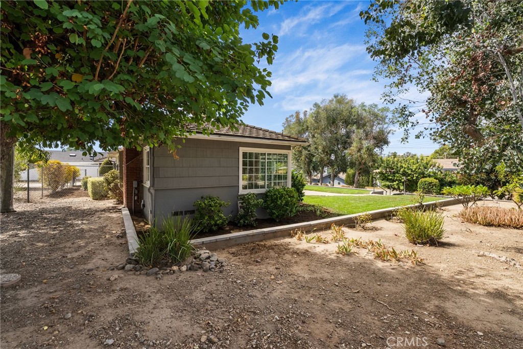14021 Livingston Street, North Tustin CA 92780 - photo 39