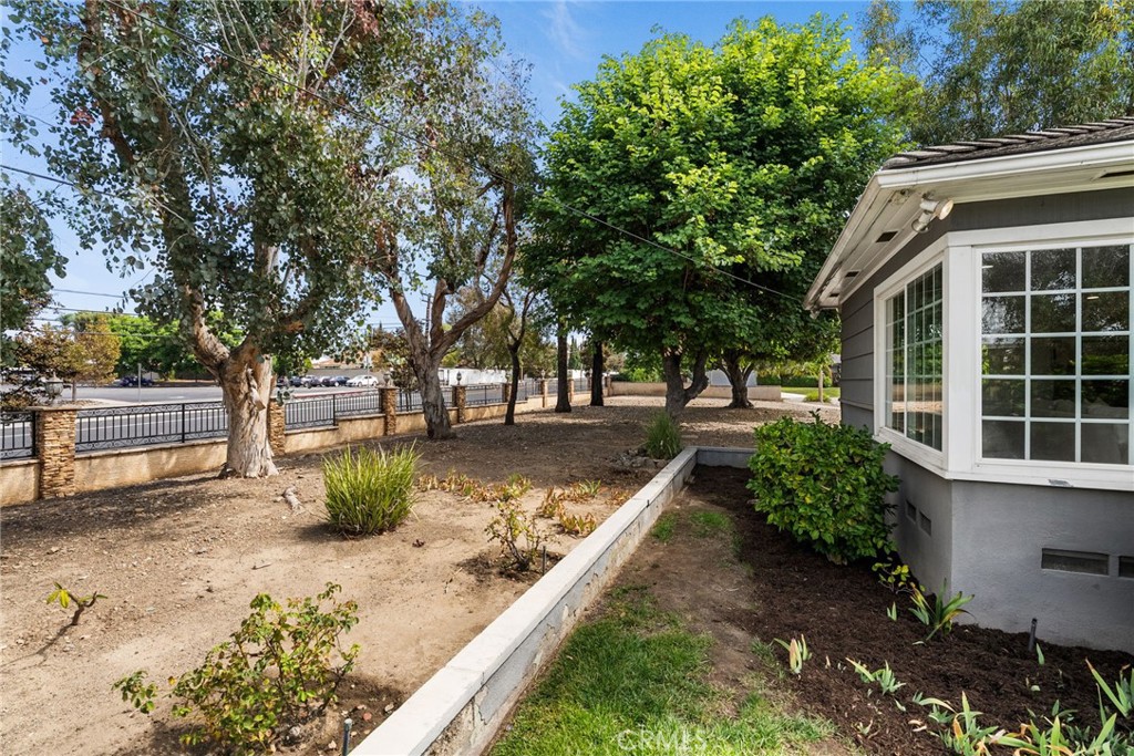 14021 Livingston Street, North Tustin CA 92780 - photo 41