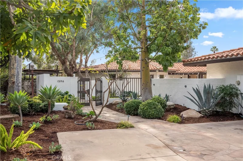 1596 SE Skyline Drive, North Tustin, CA 92705