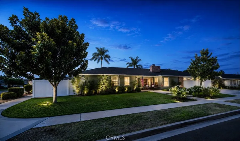 18612 Newton Avenue, North Tustin