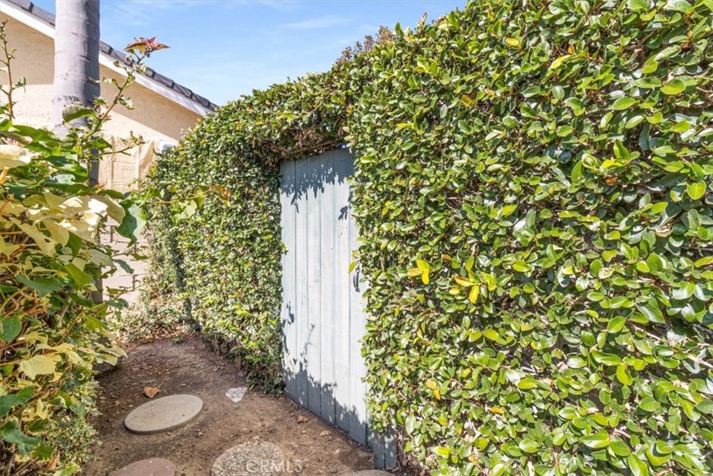 Enjoy a secluded side yard with excellent privacy! - 18951 Jane Circle, North Tustin CA 92705 - photo 43