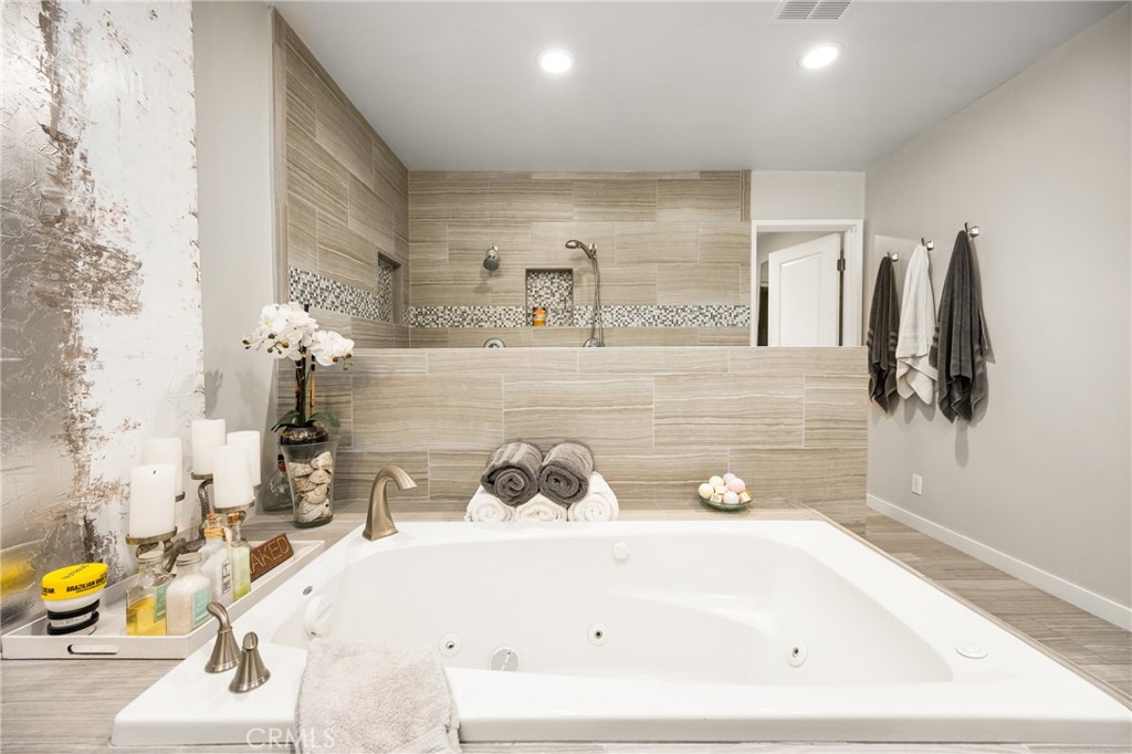 Luxurious spa tub. - 19301 Maynard Way, North Tustin CA 92705 - photo 1