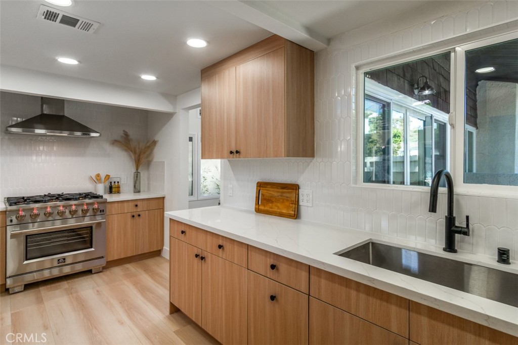 19322 Saylor Terrace, North Tustin CA 92705 - photo 9