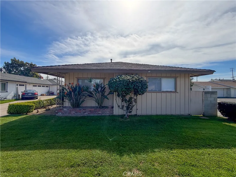 1004 E Washington, Orange, CA 92866